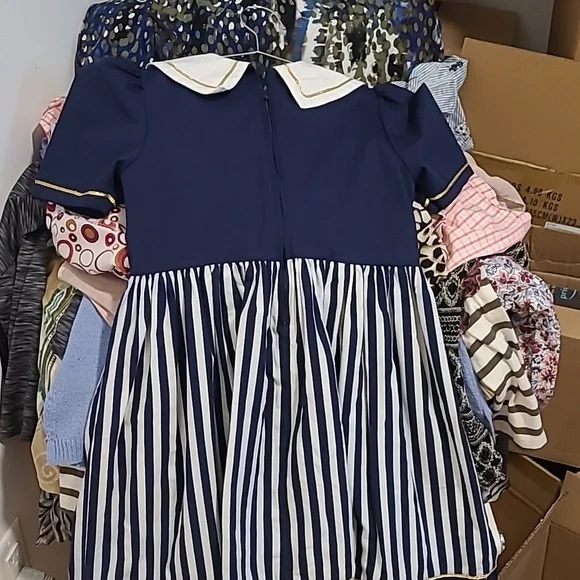 Dress - Picture 5 of 7